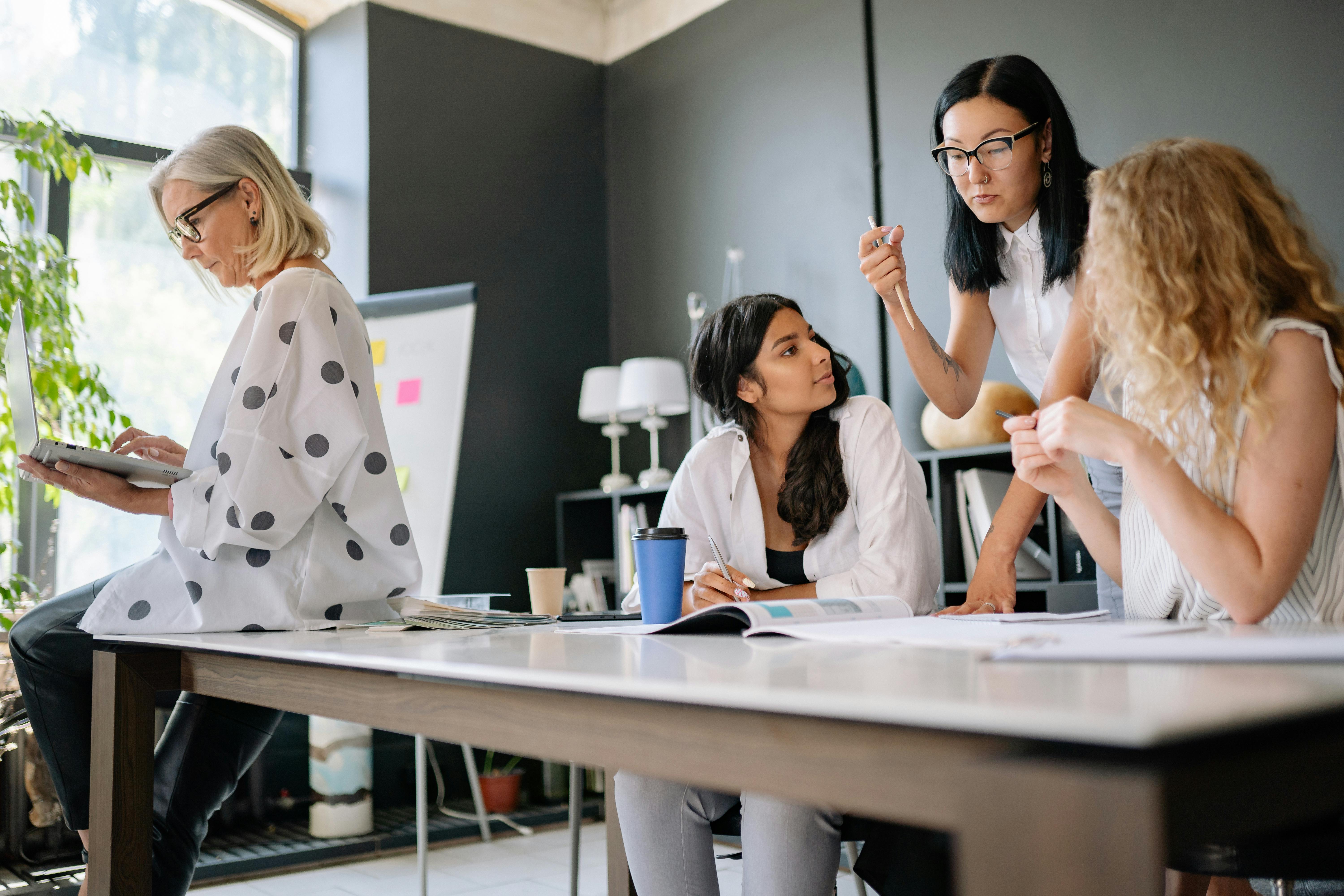 Marketing vs. Advertising: Driving Business Growth and Brand Success